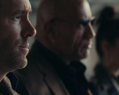 Red Notice netflix recensione