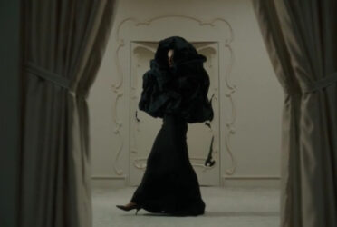 Cristóbal Balenciaga 1x01 Recensione