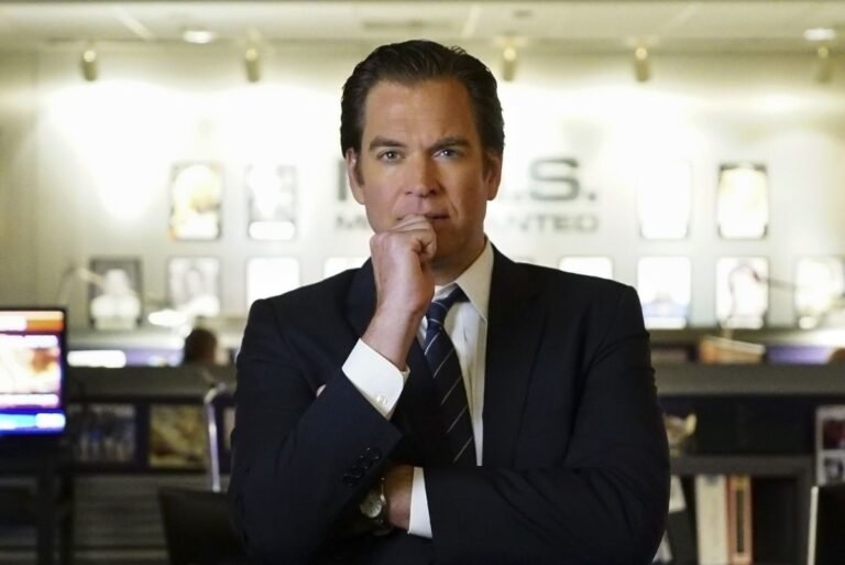 Michael Weatherly nei panni di Tony DiNozzo per il ritorno nella stagione 24 di NCIS