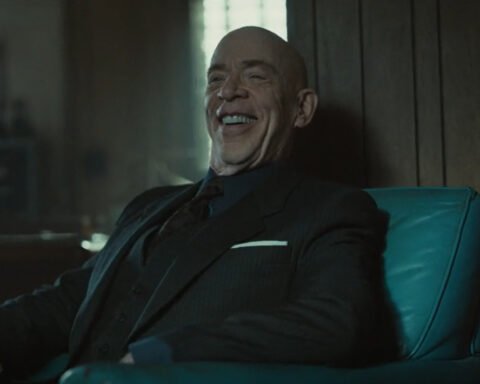 JK Simmons nei panni di Eamon Sweeney
