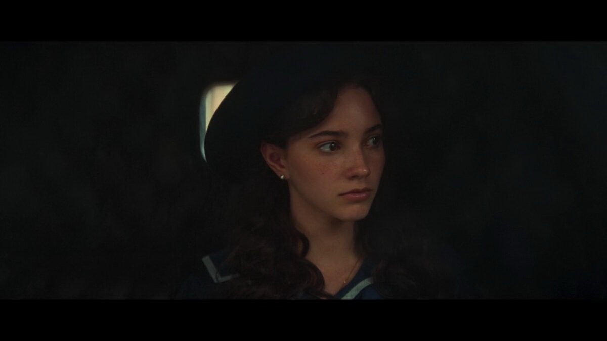 One Hundred Years of Solitude 2x03-2x04: Remedios la Bella vola in cielo tra i panni bianchi stesi a Macondo.