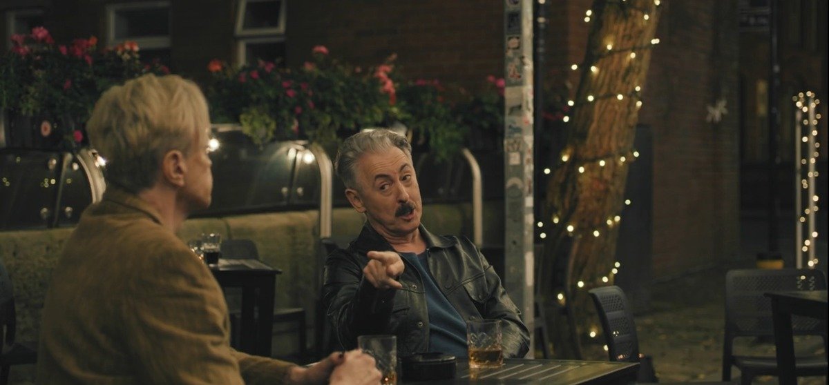 Tip Toe 1x01 recensione: Alan Cumming e David Morrissey nei panni di Leo e Clive