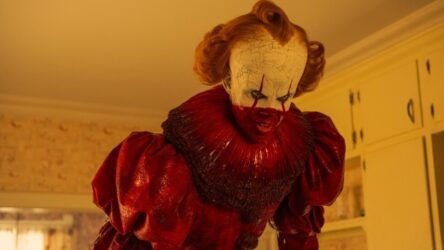 Pennywise in IT Welcome to Derry, rinnovata da HBO per una seconda stagione ambientata nel 1935
