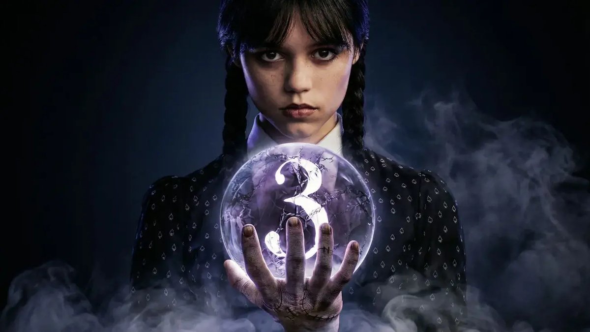 Jenna Ortega nei panni di Mercoledì Addams nella terza stagione della serie Netflix