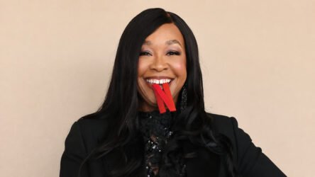 Shonda Rhimes rinnova per altri cinque anni la collaborazione tra Shondaland e Netflix