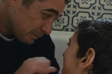 Riccardo Scamarcio e Andrea Aggio in I Figli Della Scimmia di Tommaso Landucci a Venezia 83
