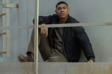 Lanterns 1x04 recensione: Hal Jordan e John Stewart nella caccia al Manhunter in The Weenie