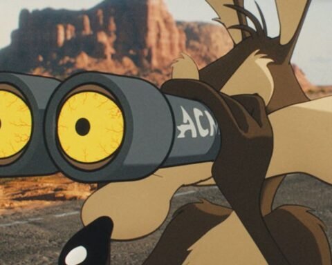 Willy il Coyote con un prodotto ACME nel film Coyote vs. Acme
