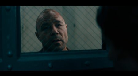 Stephen Graham nei panni del serial killer Jurek Walter nella serie Nocturne di Apple TV.