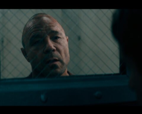 Stephen Graham nei panni del serial killer Jurek Walter nella serie Nocturne di Apple TV.