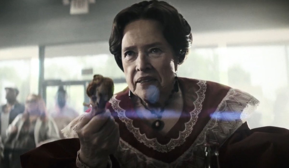 American Horror Story 13 13x07 recensione: Kathy Bates nella tredicesima stagione di American Horror Story