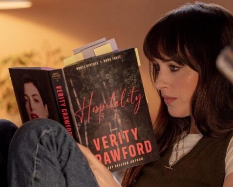 Dakota Johnson nei panni di Lowen Ashleigh nel film Verity