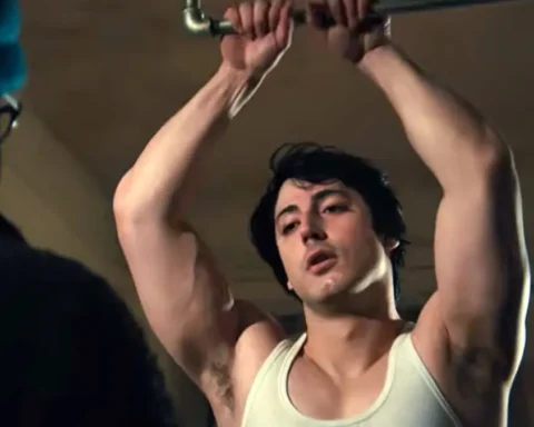 L'attore che interpreta il giovane Sylvester Stallone nel film I Play Rocky