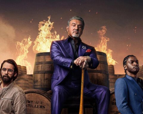 Sylvester Stallone nei panni di Dwight Manfredi in Tulsa King, rinnovata da Paramount+ per la quinta stagione